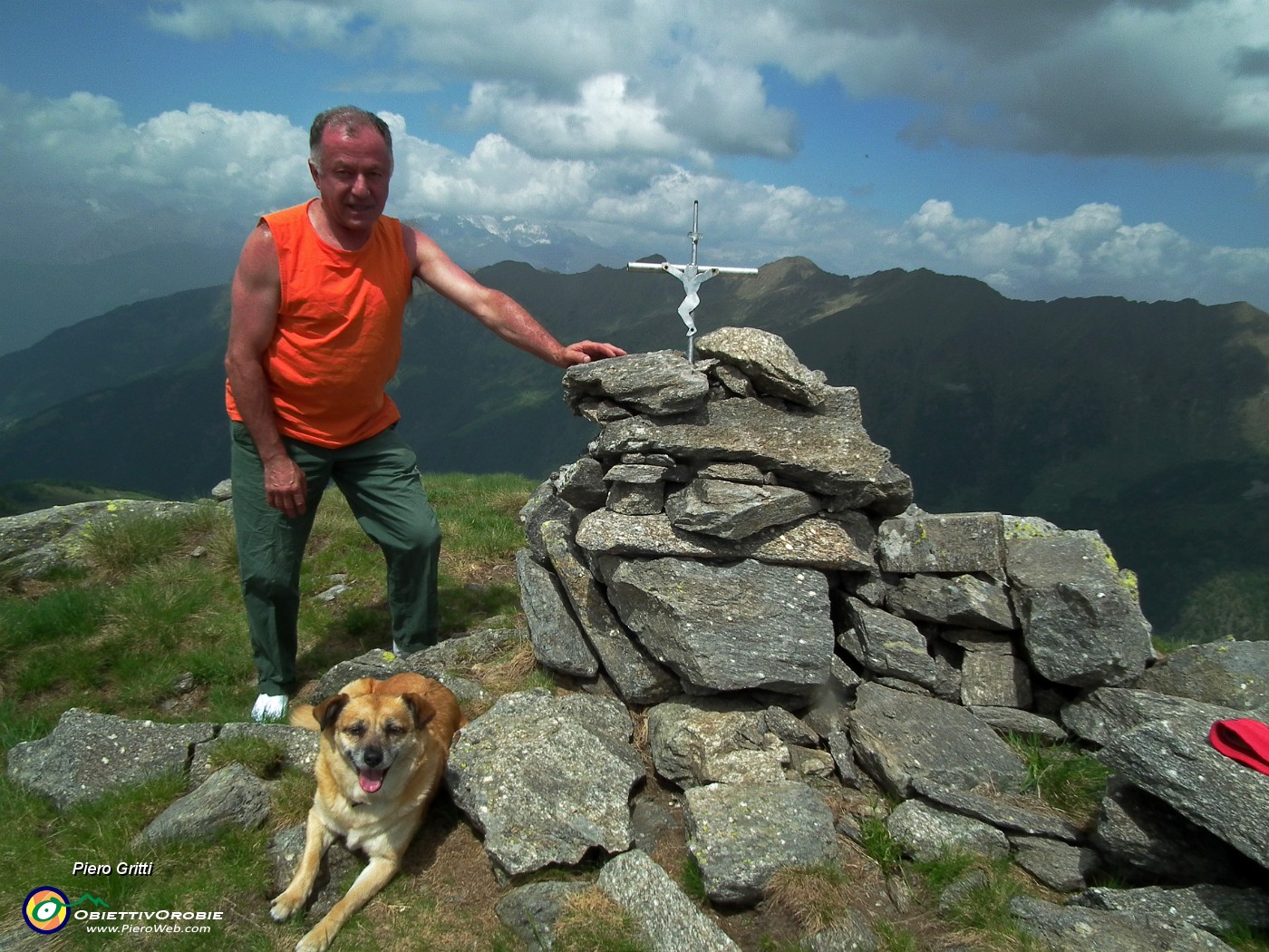 87 In vetta al Pizzo Scala (2429 m) il 21 giu. 2012).JPG